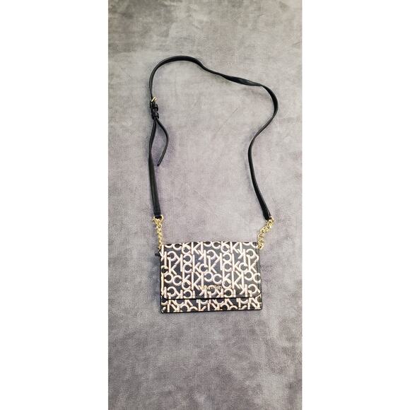 Calvin Klein Handbags - Calvin Klein Black Crossbody Bag Adjustable Strap For Elegant Women C15-6